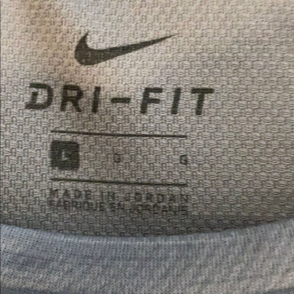NIKE SIZE LARGE DRI FIT SHORT SLEEVE TOP - Picture 4 of 6